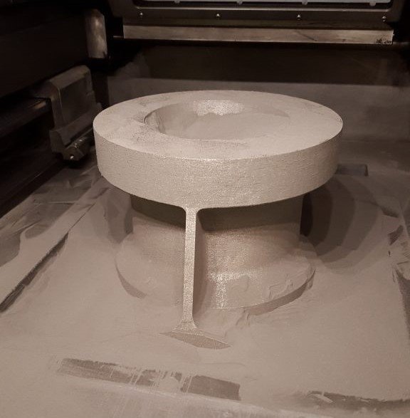 Напечатанная на 3D-принтере титановая деталь самолета