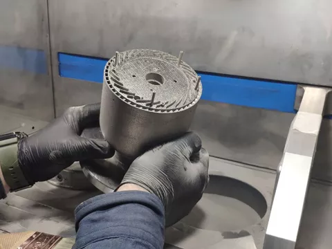 Как снизить вес турбореактивного двигателя на треть